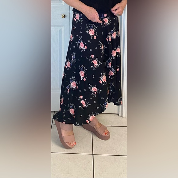 Women's Boho Floral Print Wrap Front Self Tie Knot Ruffle Hem Split Midi Skirt - Picture 8 of 12